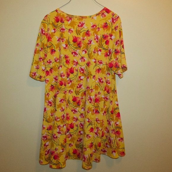 LulaRoe Yellow Floral Top XL - Picture 3 of 4